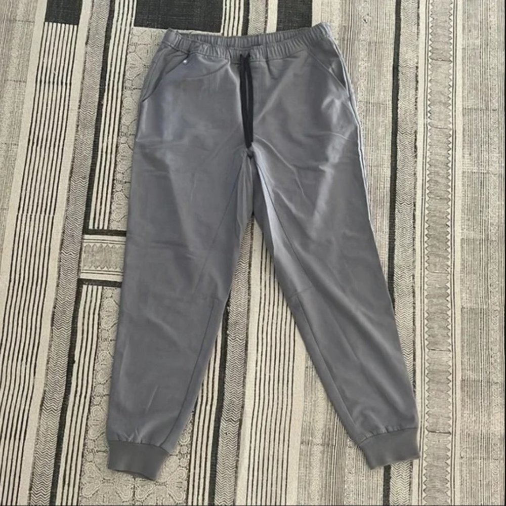 FIGS Dark Space Grey Scrub Pants/Joggers Men’s Size Large